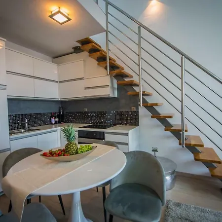 Luxury Danijel * מאקרסקה